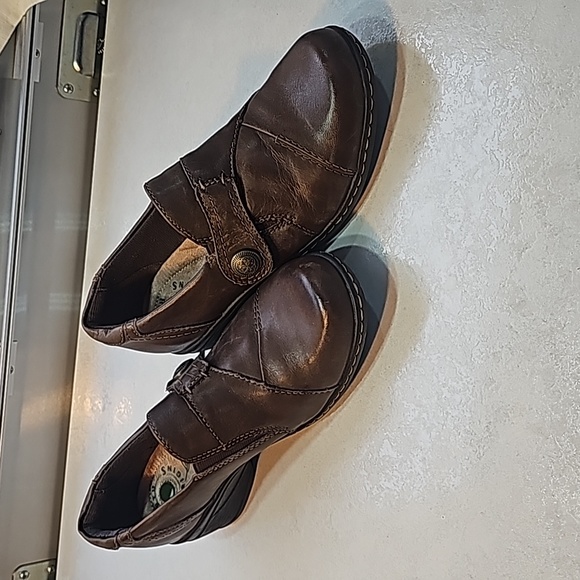 Earth Origins Leather Shoes - Picture 7 of 7